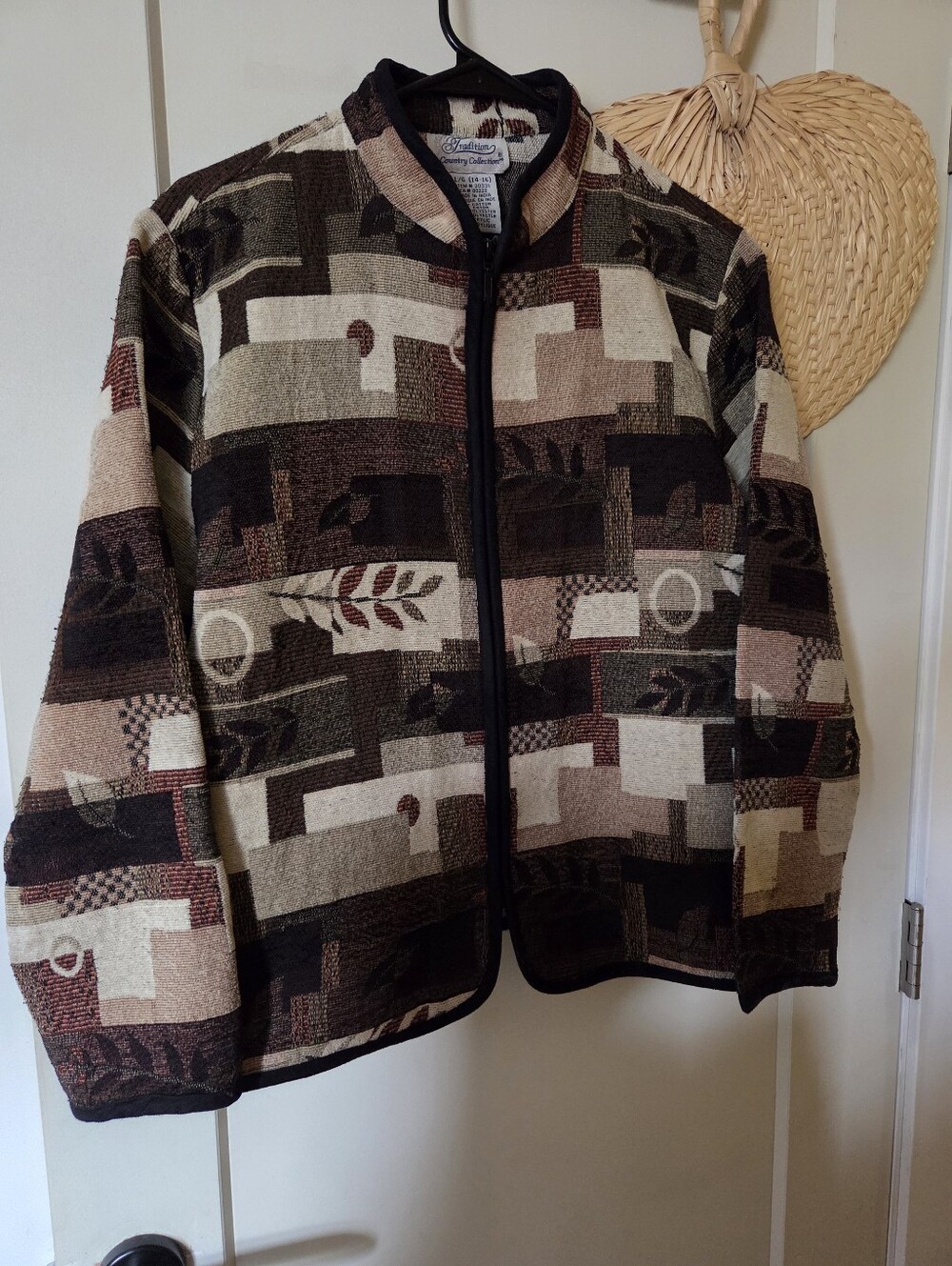 Wimens Geometric Pattern Zip-Front Jacket in Multi Brown